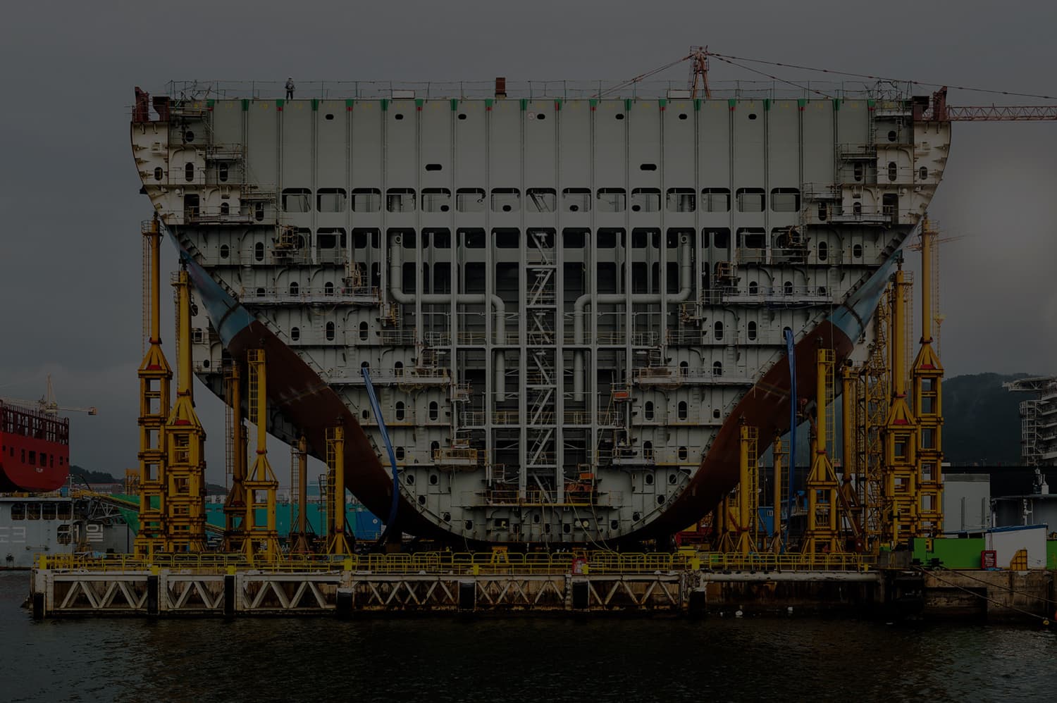 Обеспечение потребностей судостроительных и судоремонтных предприятий