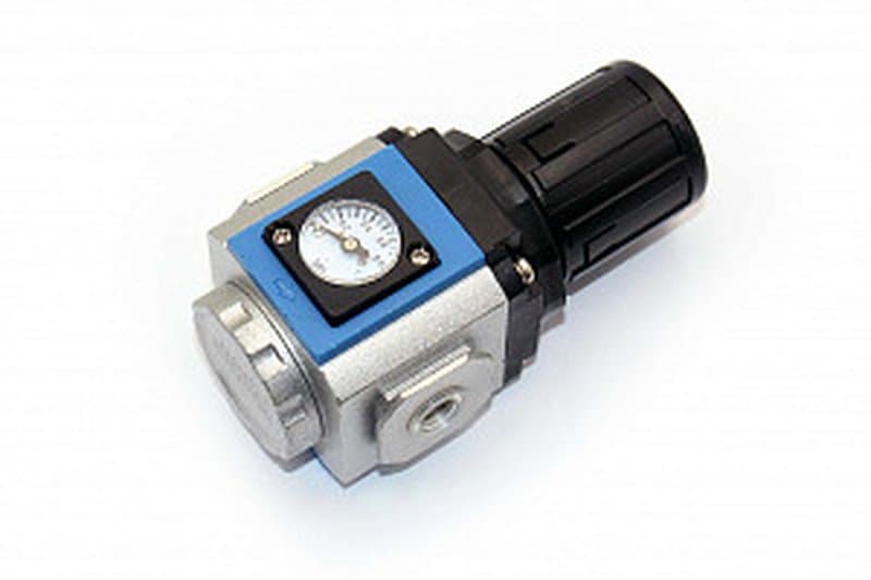 Пневматический регулятор давления с манометром GR300-02