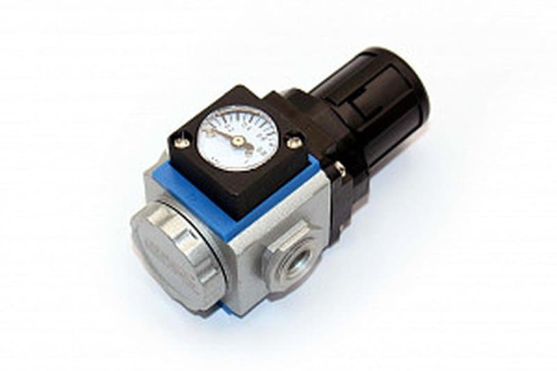Пневматический регулятор давления с манометром GR200-02