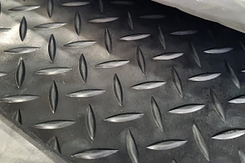 Дорожка автомобильная "ёлочка" (толщ. 4 мм, шир. ~1000 мм, дл. ~5 м, вес ~22,5 кг) Китай