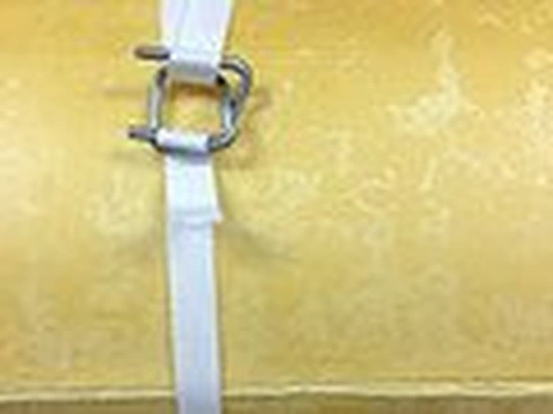 Хомут полипропиленовый с пряжкой для скорлупы 140х50